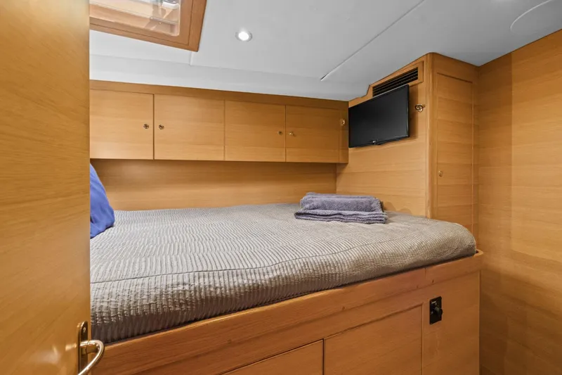 Slide: The Image of Hylas 63 2013 - 5708322