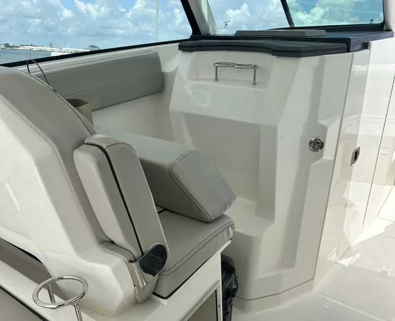 Slide: The Image of Pursuit DC 295 2023 - 5708572