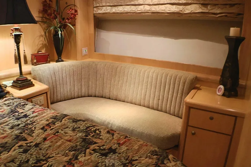 Slide: The Image of 2001 Donzi 73' Sport Fish  Master Stateroom (6) - 5708864