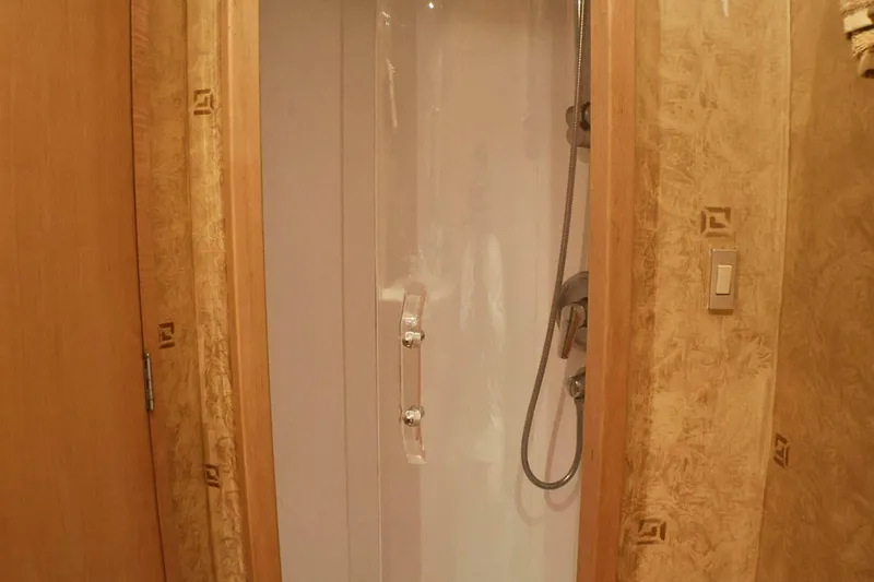 Slide: The Image of 2001 Donzi 73' Sport Fish  VIP Head 3 - 5710501