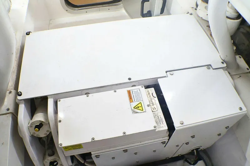 Slide: The Image of 2001 Donzi 73' Sport Fish  Engine Room - 5708890