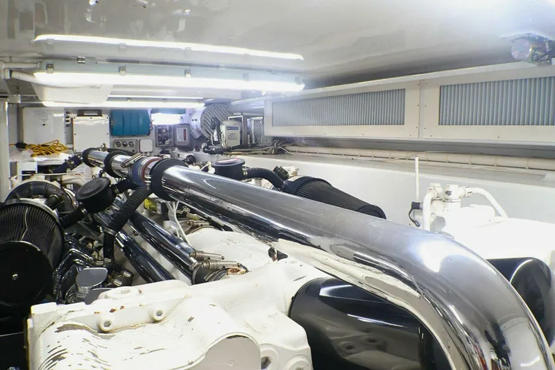 Slide: The Image of 2001 Donzi 73' Sport Fish  Engine Room (9) - 5708840