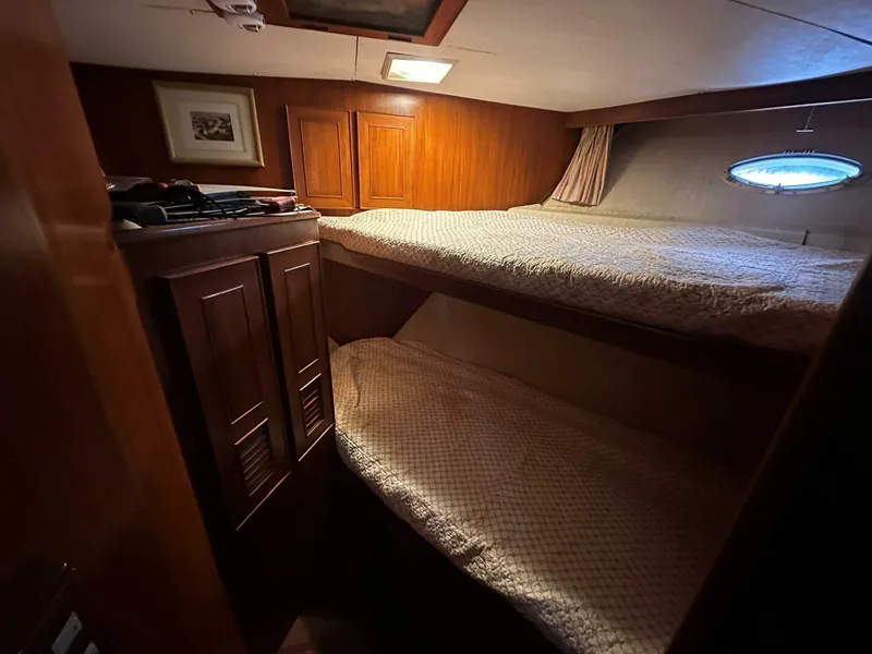 Slide: The Image of 1021 Padraigin Forward Cabin - 5786126