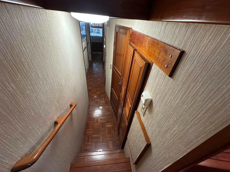 Slide: The Image of 1023 Padraigin Foyer - 5786128