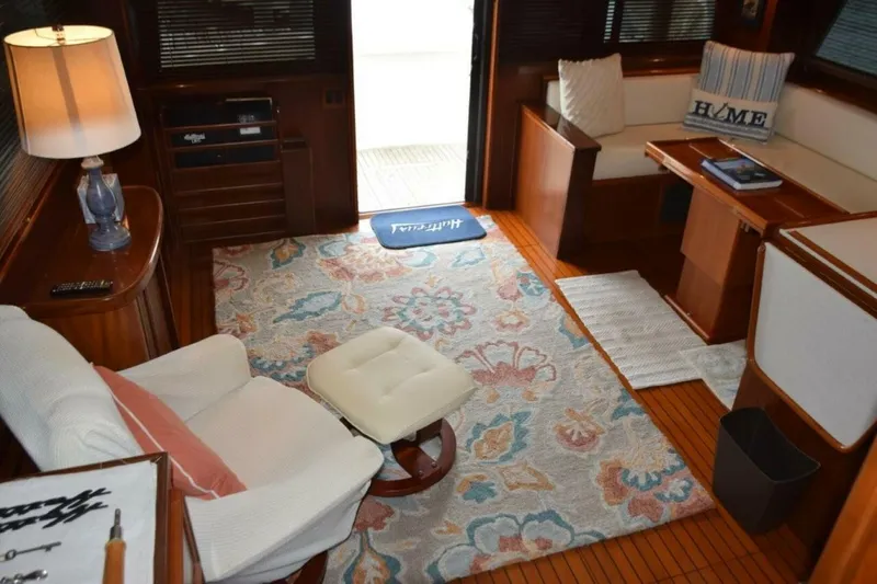 Slide: The Image of Aft view of salon area - 5711484