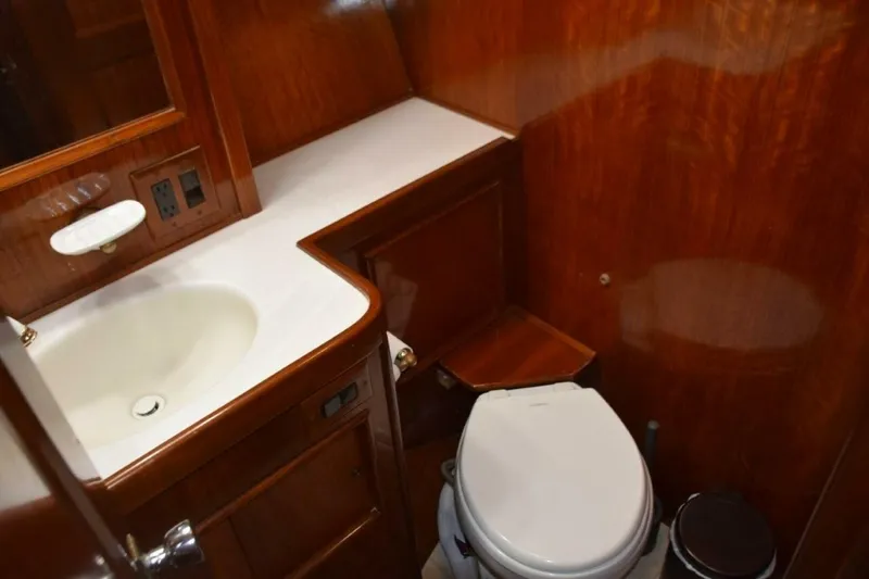 Slide: The Image of Tile sole and Dometic head system - 5711521