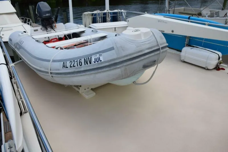 Slide: The Image of AB tender mounted aft - 5711528
