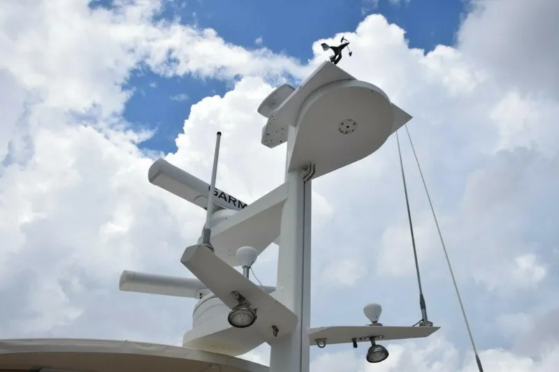 Slide: The Image of Signal mast with Starlink antenna and two radar arrays - 5711533