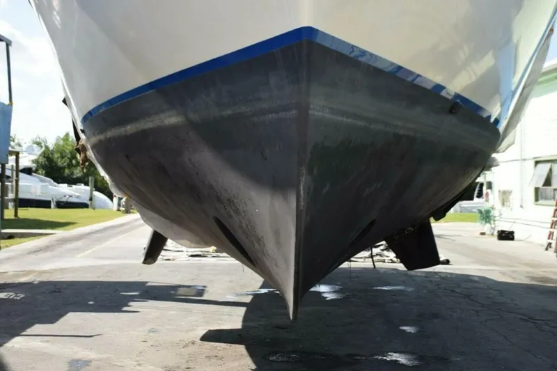 Slide: The Image of Bow view hauled out, sharp entry and stabilizer fins - 5711544