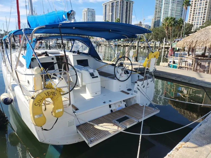 Slide: The Image of Port Transom 2020 Sun Odyssey 410 -
Sul Vento - 5821105