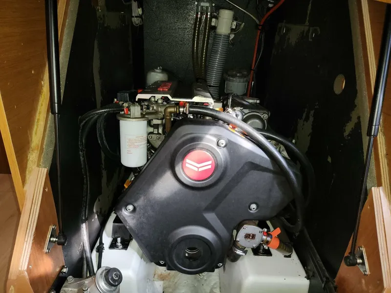 Slide: The Image of Engine 2020 Sun Odyssey 410 -
Sul Vento - 5821079