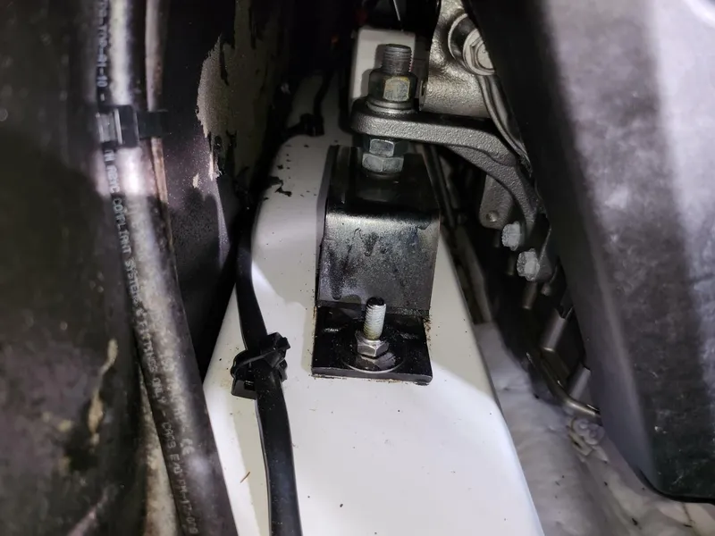 Slide: The Image of Engine mounts 2020 Sun Odyssey 410 -
Sul Vento - 5821083