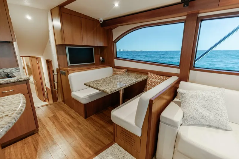 Slide: The Image of 2012 Hatteras 60 GT - 5738020