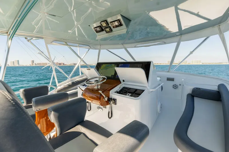 Slide: The Image of 2012 Hatteras 60 GT - 5738039