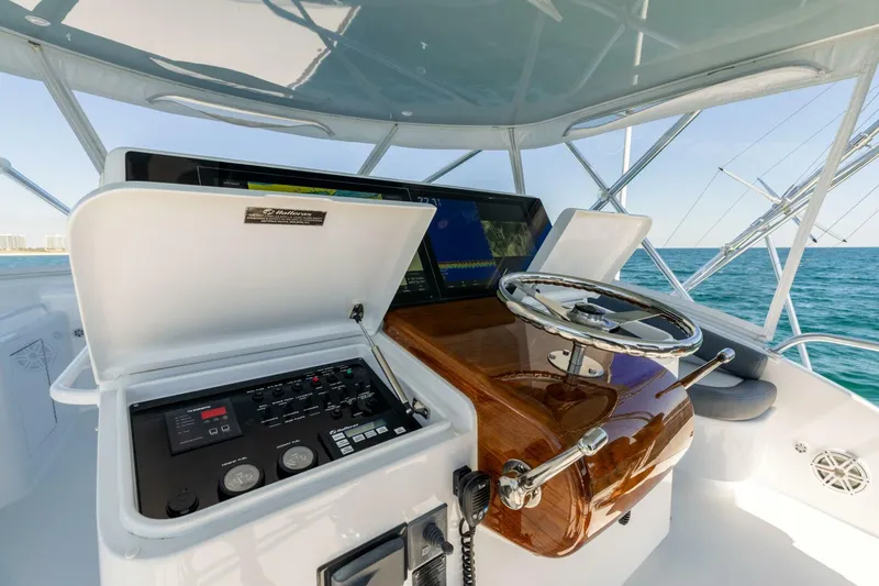 Slide: The Image of 2012 Hatteras 60 GT - 5738040