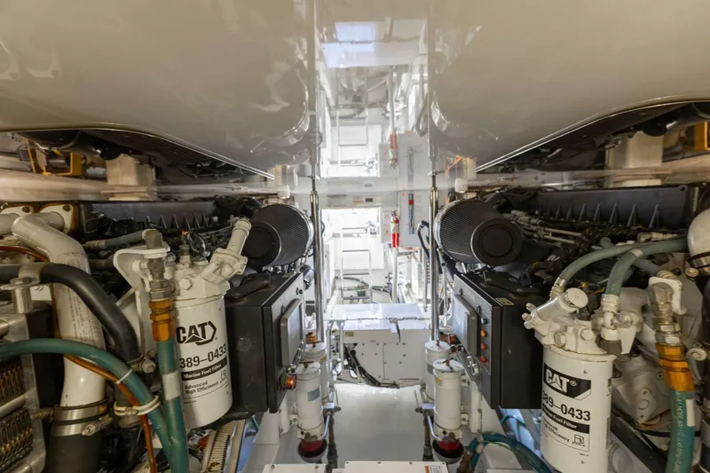 Slide: The Image of 2012 Hatteras 60 GT - 5738066