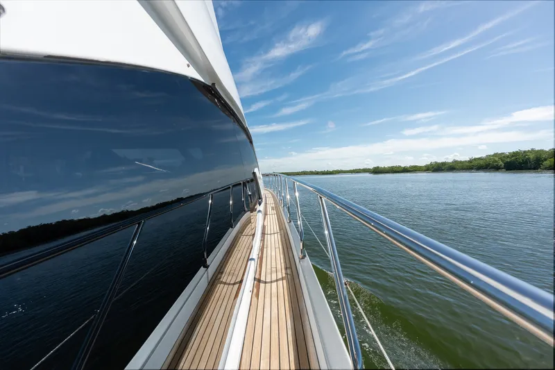 Slide: The Image of Azimut 66 FLY 2018 - 5709198