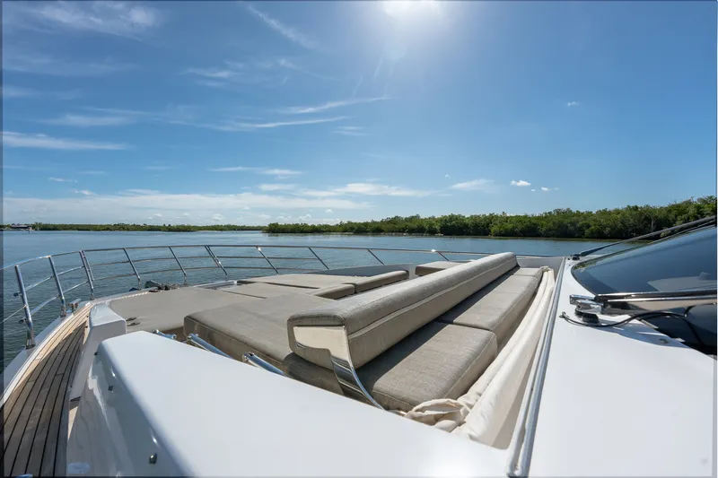 Slide: The Image of Azimut 66 FLY 2018 - 5709199