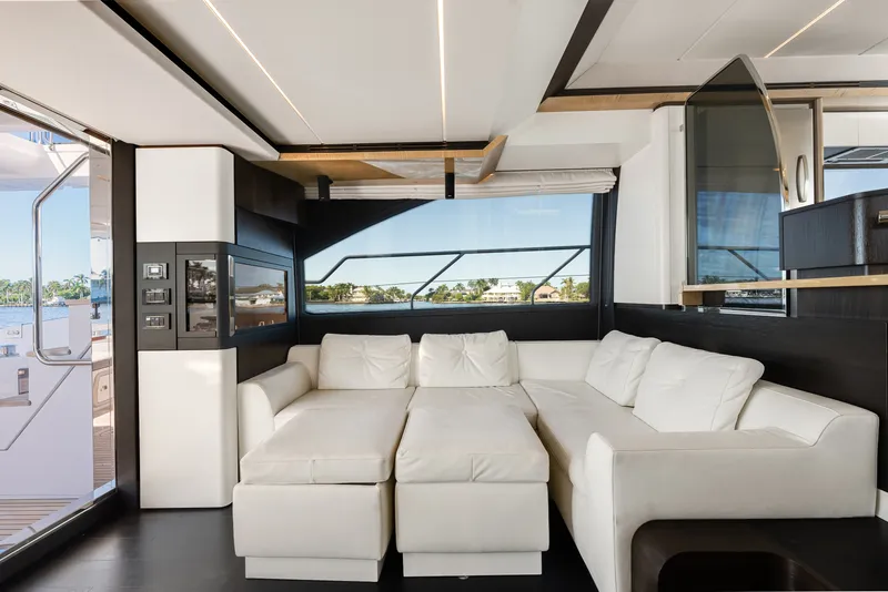 Slide: The Image of Azimut 66 FLY 2018 - 5709211