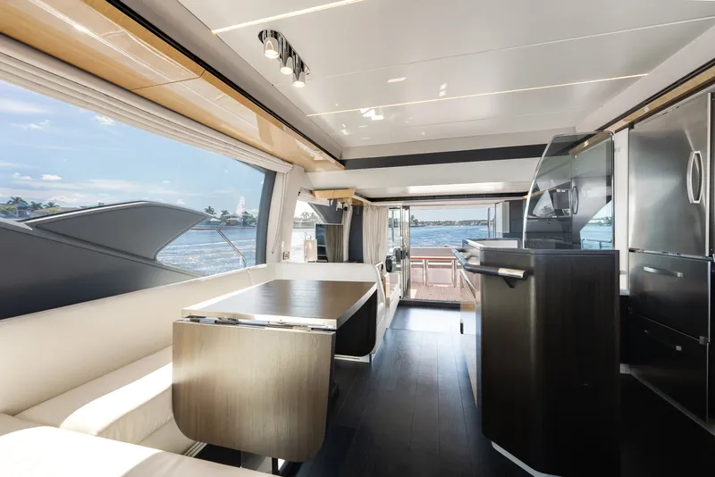 Slide: The Image of Azimut 66 FLY 2018 - 5709215