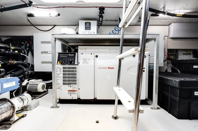 Slide: The Image of Azimut 66 FLY 2018 - 5709224