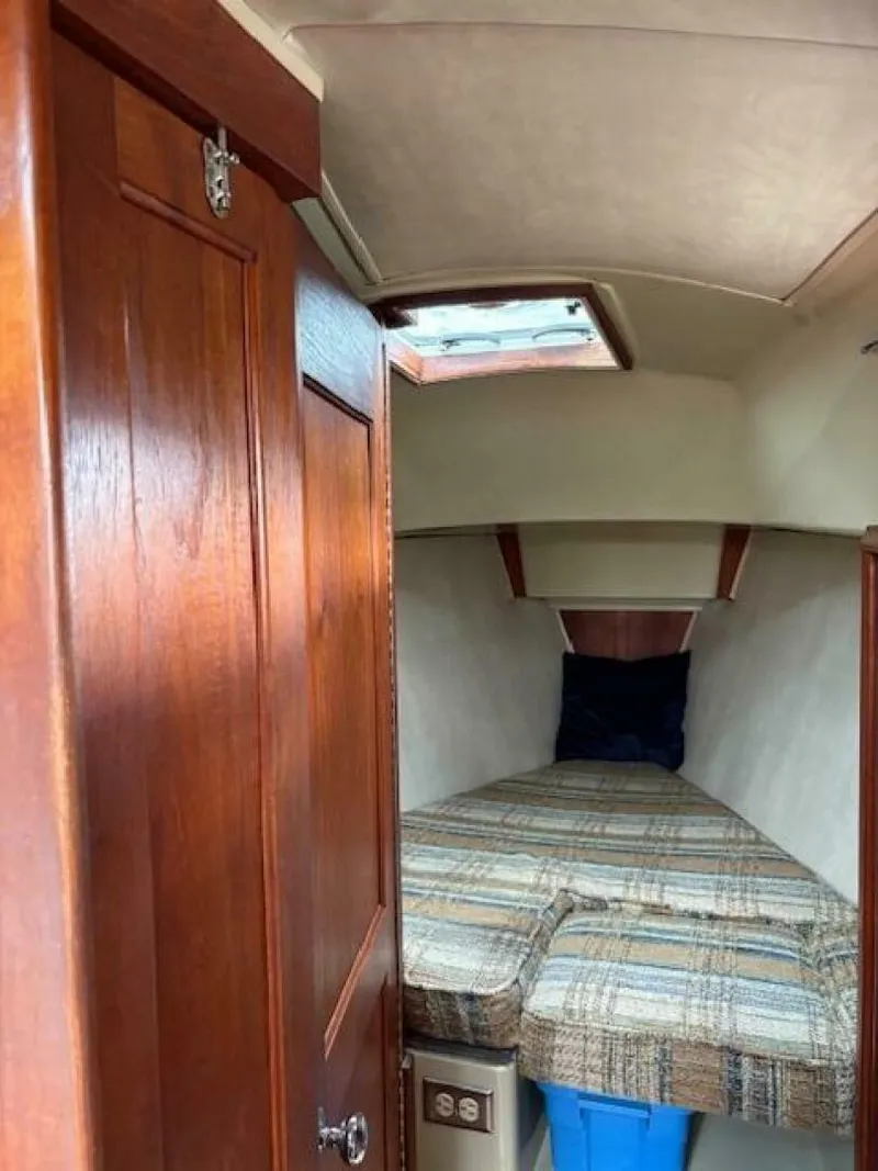 Slide: The Image of Ericson 30 + 1980 - 5712735