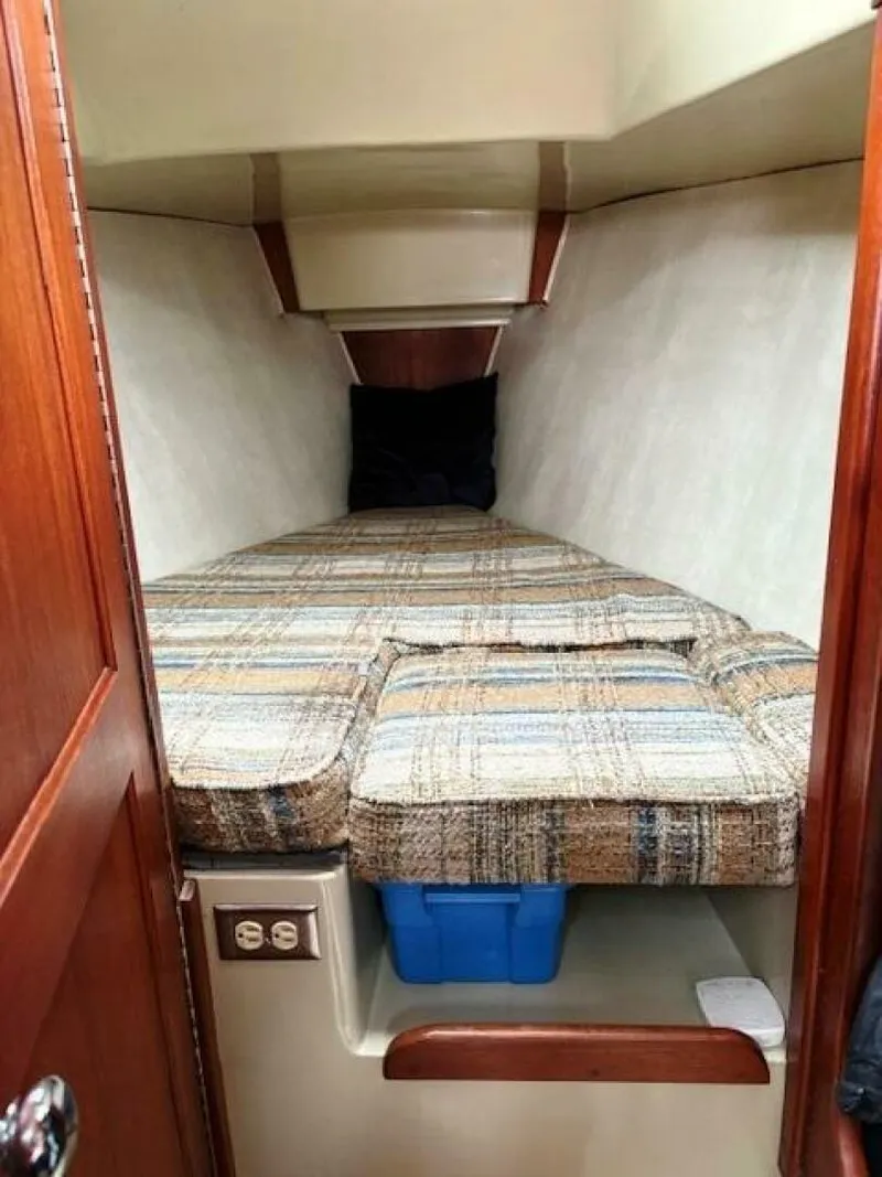 Slide: The Image of Ericson 30 + 1980 - 5712726