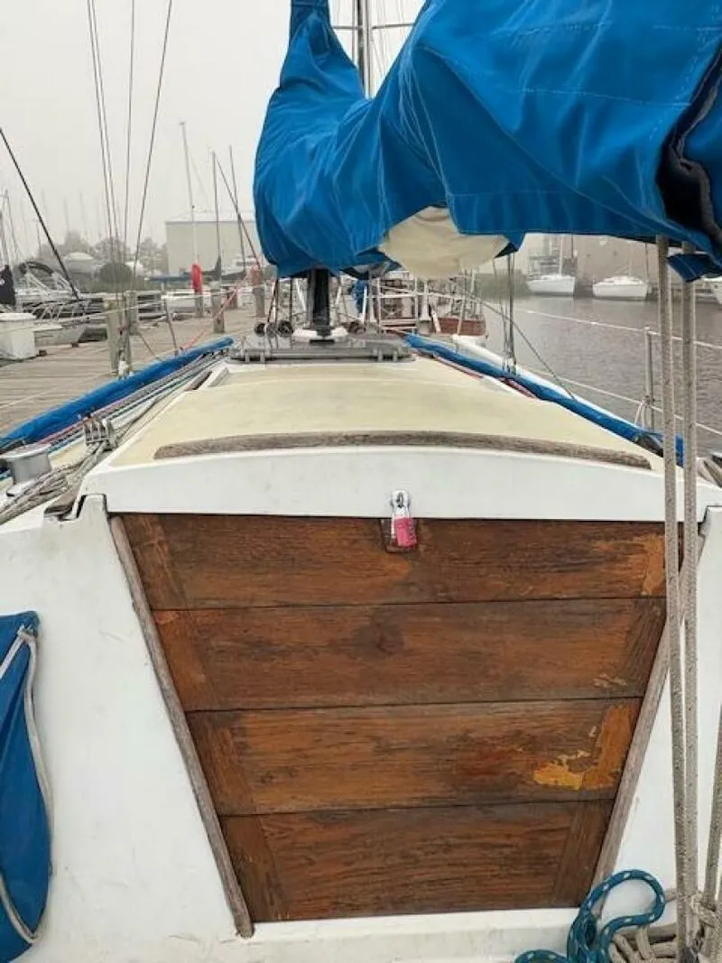 Slide: The Image of Ericson 30 + 1980 - 5712757