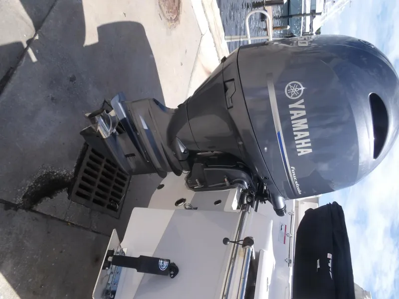 Slide: The Image of Robalo R180 2021 - 5709729