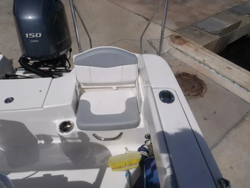 Slide: The Image of Robalo R180 2021 - 5709731