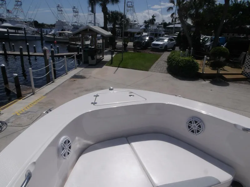 Slide: The Image of Robalo R180 2021 - 5709748