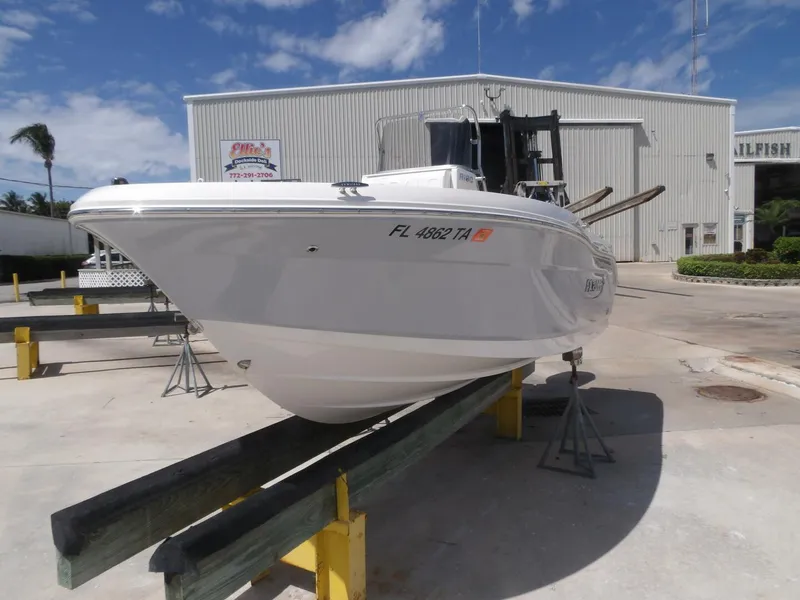 Slide: The Image of Robalo R180 2021 - 5709720