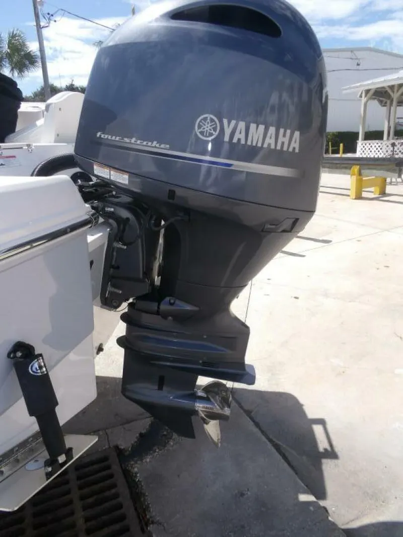 Slide: The Image of Robalo R180 2021 - 5709725