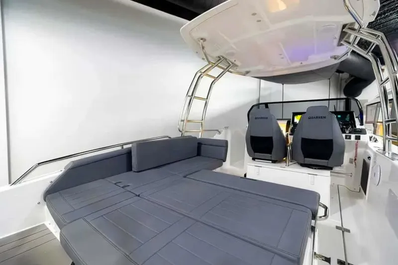 Slide: The Image of Quarken 27 T-Top 2023 - 5710010