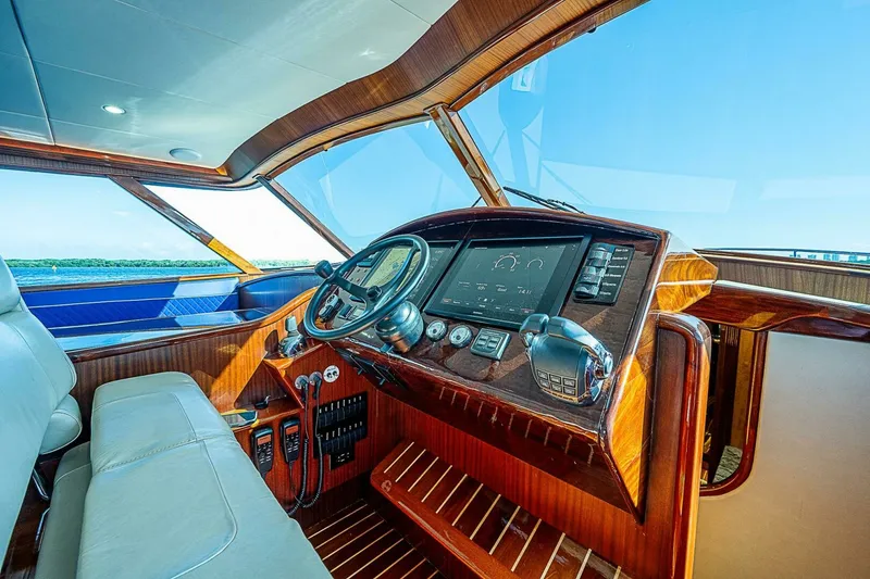 Slide: The Image of Maverick 55 Lucky - Helm 2022 Maverick 50 - Lucky - 7658591