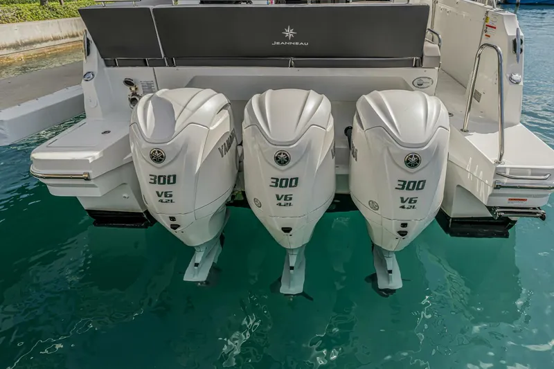 Slide: The Image of Jeanneau NC1295 Fly 2025 - 5919456