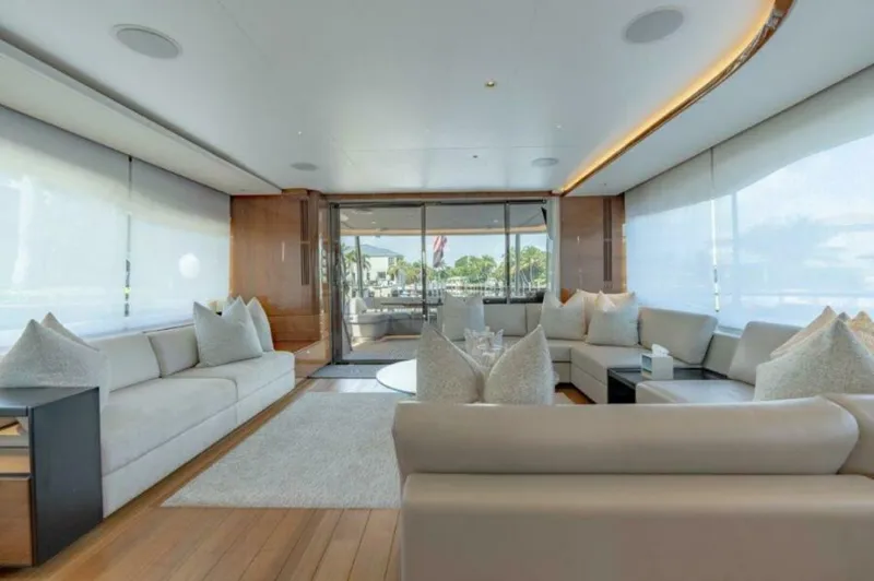 Slide: The Image of Princess 85 Kaos Salon 2019 Princess 85 Kaos - 5712064