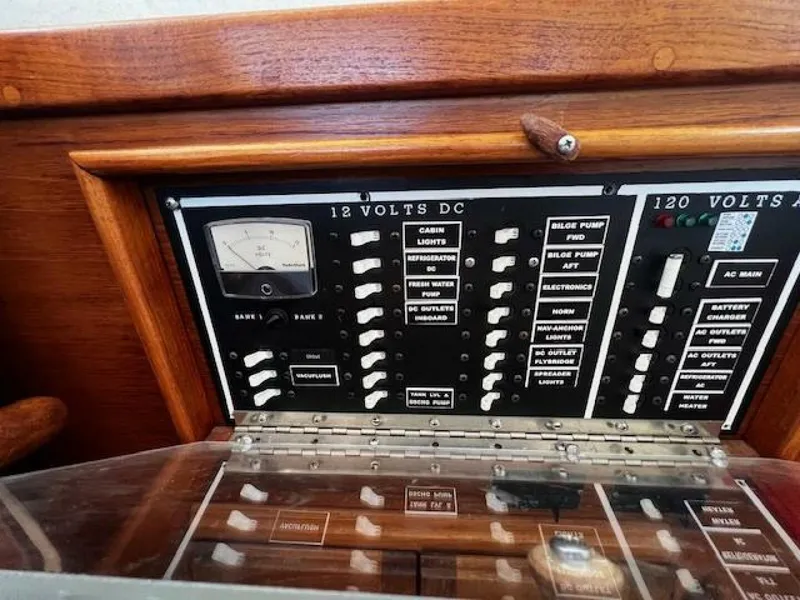 Slide: The Image of Willard Vega 1972 - 5713088