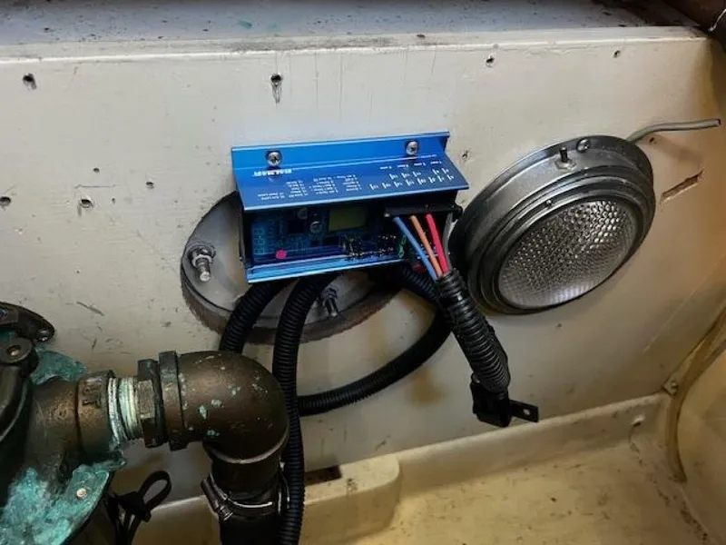 Slide: The Image of Willard Vega 1972 - 5713112