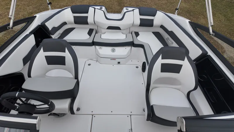 Slide: The Image of Yamaha SX195 2025 - 12