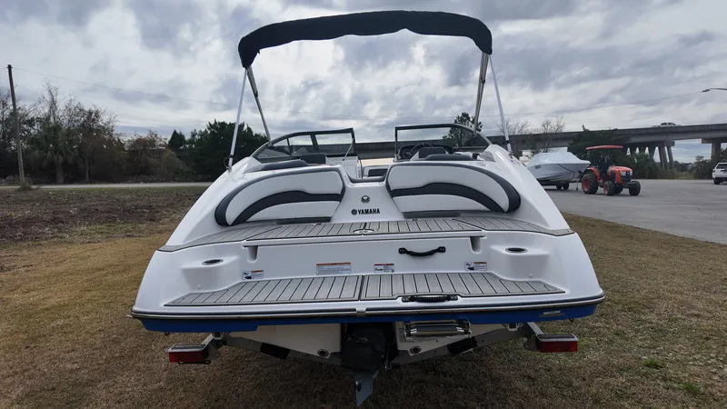 Slide: The Image of Yamaha SX195 2025 - 3