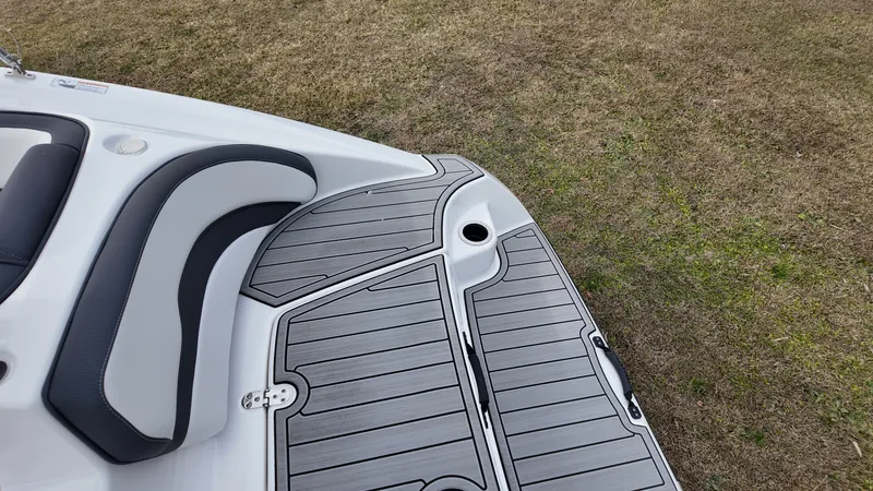 Slide: The Image of Yamaha SX195 2025 - 5