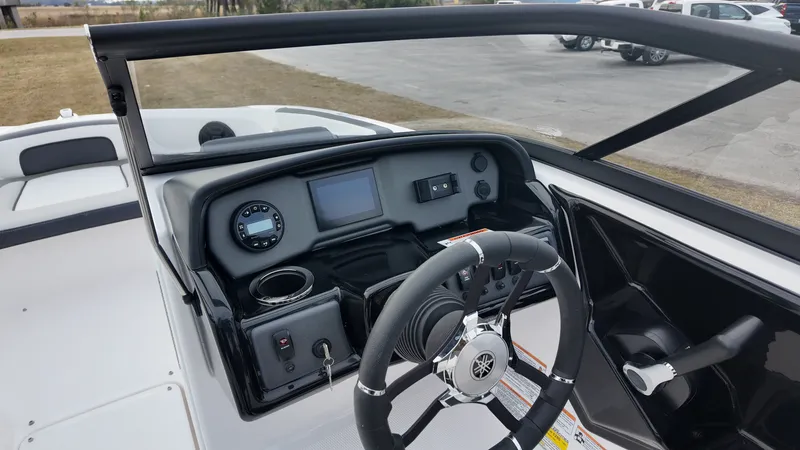 Slide: The Image of Yamaha SX195 2025 - 9