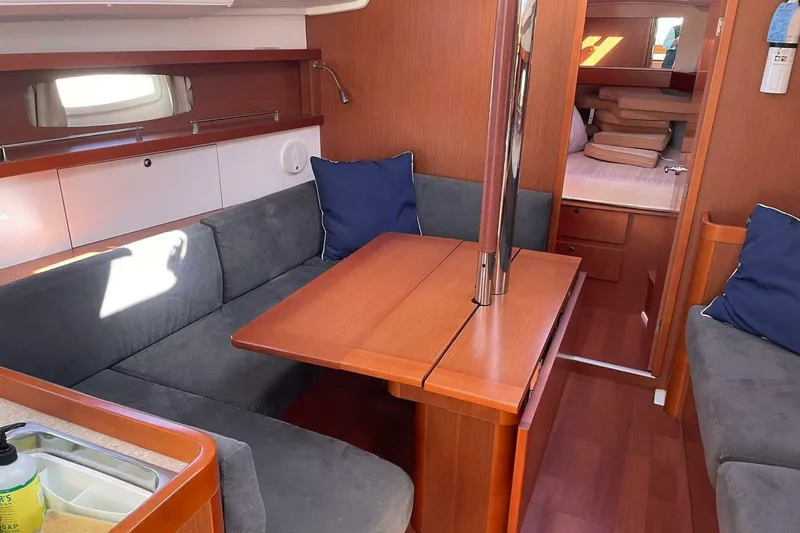 Slide: The Image of Beneteau Oceanis 37 2015 - 5712842