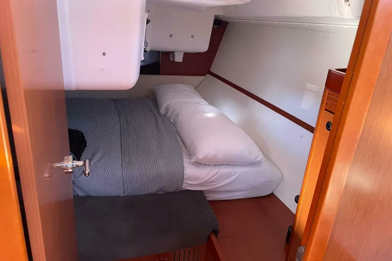 Slide: The Image of Beneteau Oceanis 37 2015 - 5712855