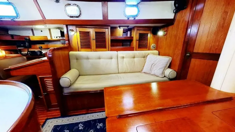 Slide: The Image of Shannon Aegean 1984 - 5719188