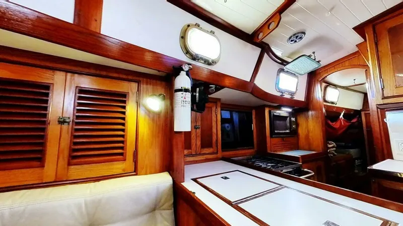 Slide: The Image of Shannon Aegean 1984 - 5719191