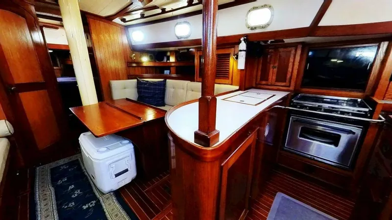 Slide: The Image of Shannon Aegean 1984 - 5719199