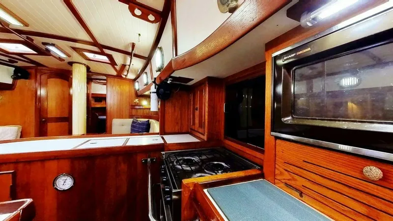 Slide: The Image of Shannon Aegean 1984 - 5719187