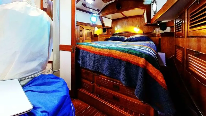 Slide: The Image of Shannon Aegean 1984 - 5719201